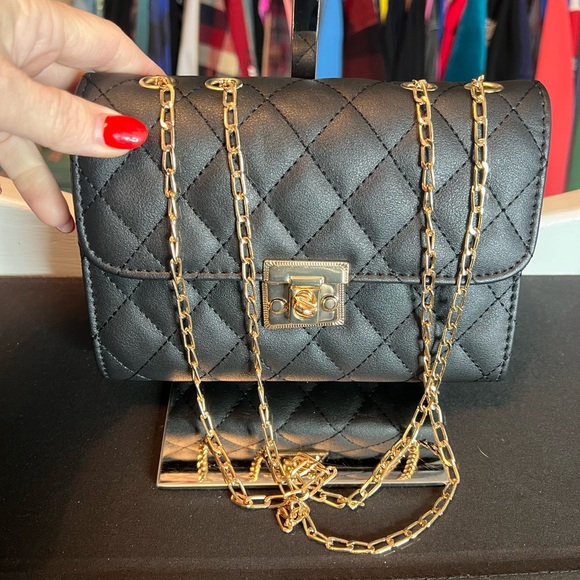 Handbags - Black Quilted Chain Bag